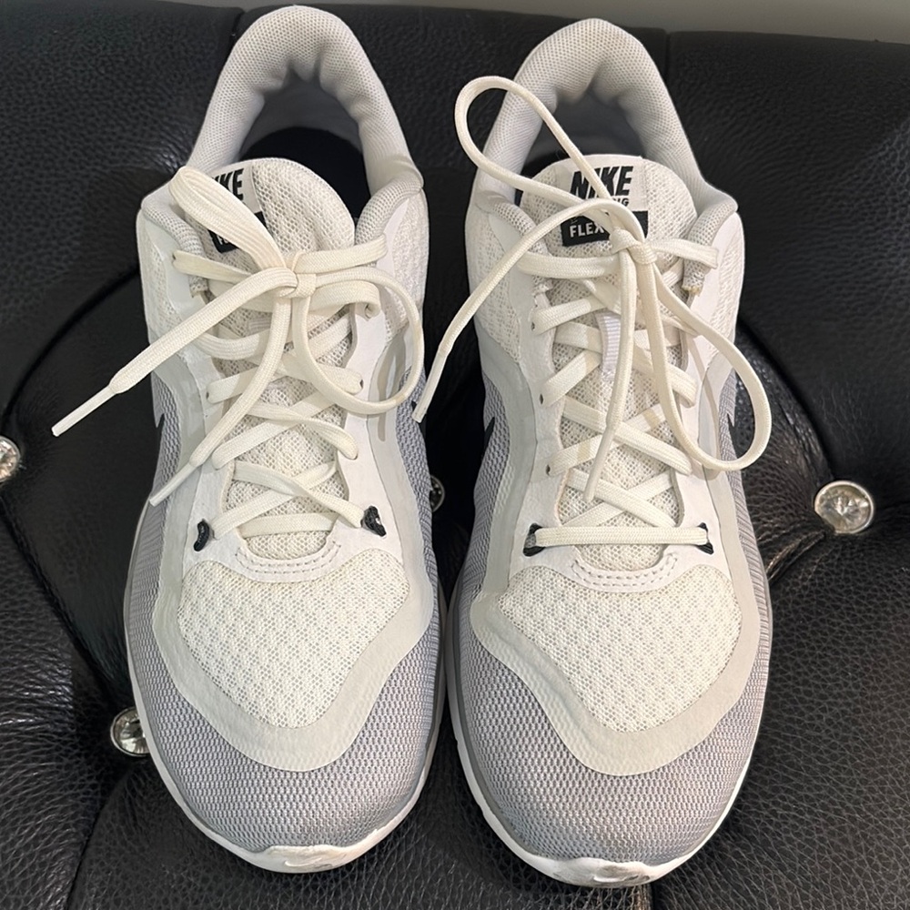 Nike Flex White and Gray Athletic Shoes